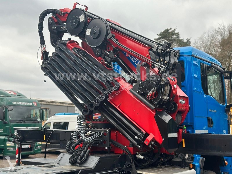 جرار MAN 33.470 6x6 mit HMF 3220 Ladekran