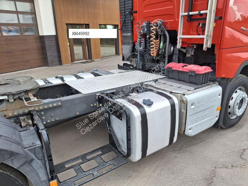 Влекач Volvo FH 420 ADR