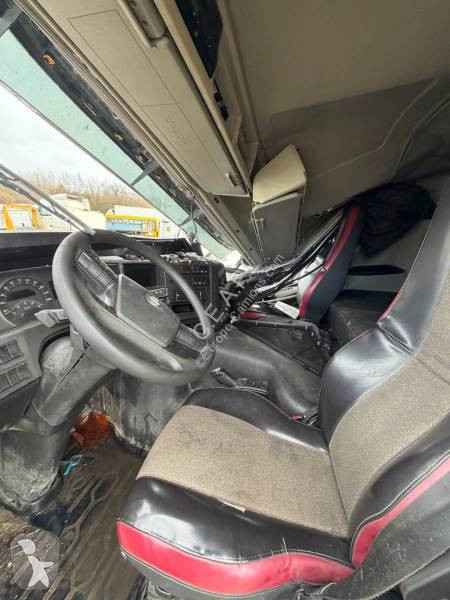 جرار Volvo