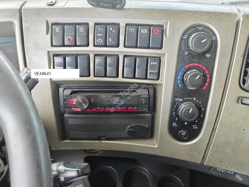 Cabeza tractora Renault 460