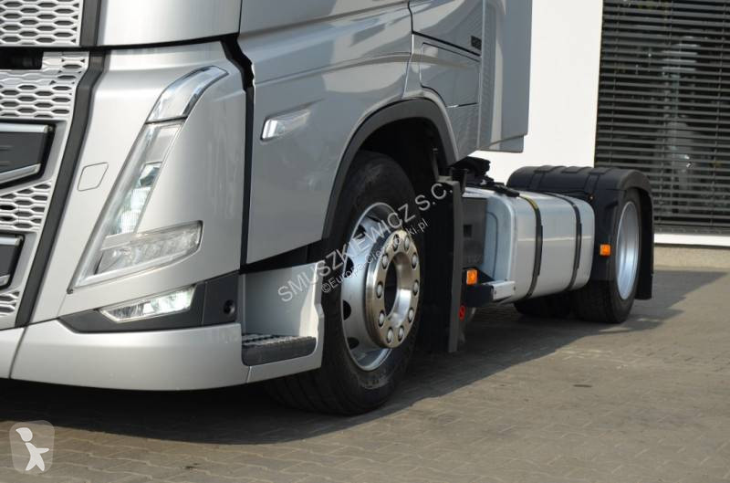 جرار Volvo