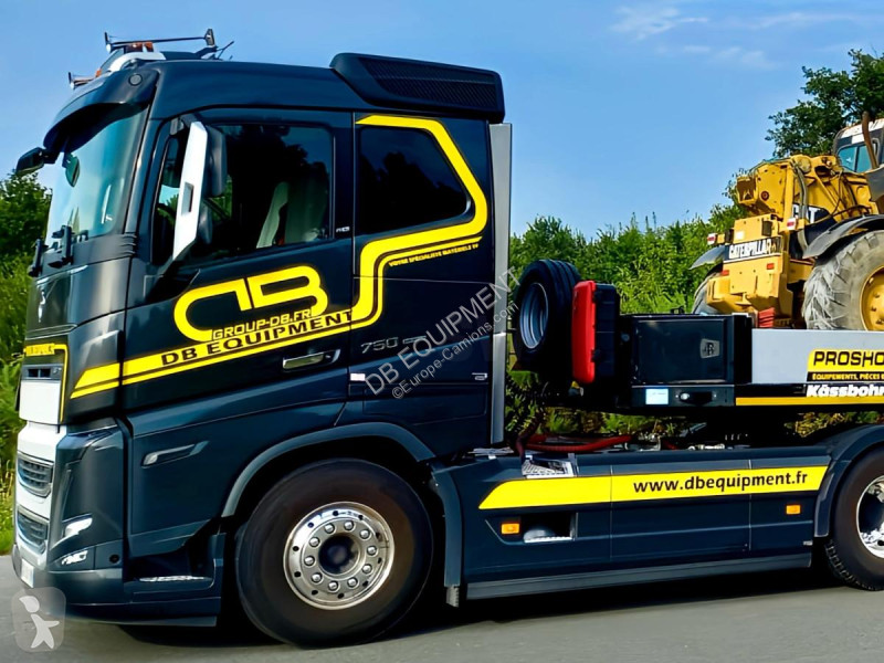 جرار Volvo 4x2 750cv Euro6 65T avec hydraulique
