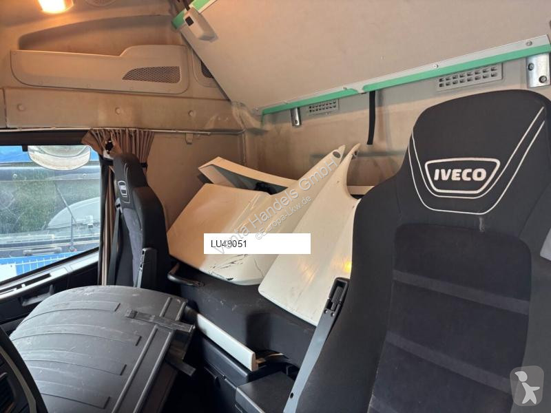 Iveco 460 tractor unit