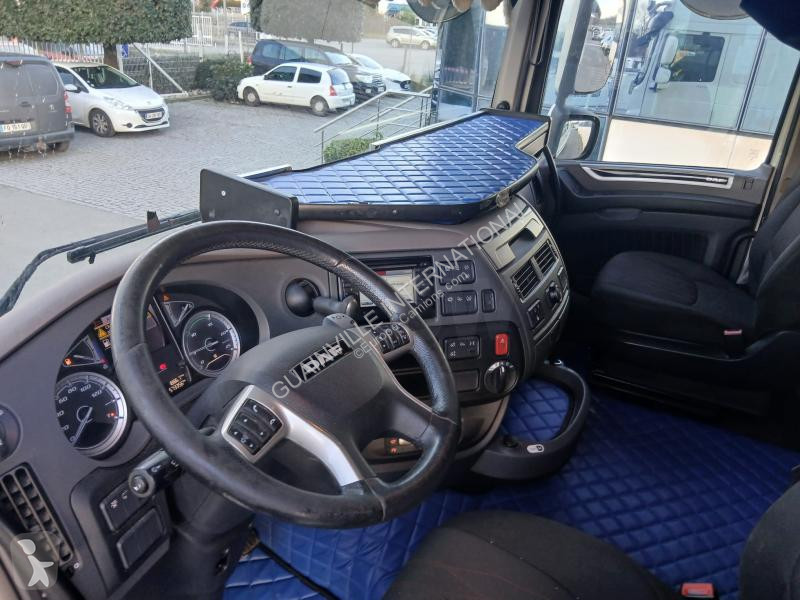 جرار DAF 530