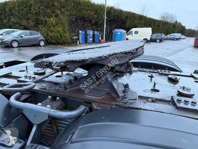 Ciągnik siodłowy Volvo 600