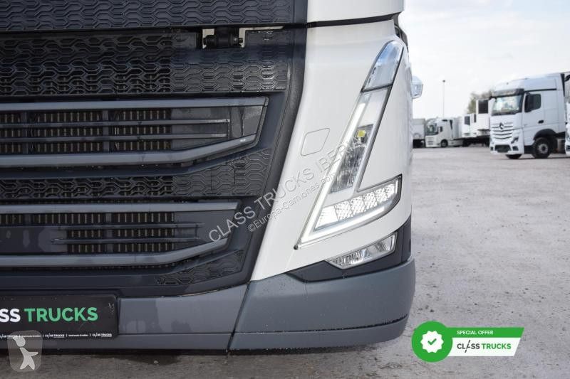 Тягач Volvo 500 Globetrotter XL Varios
