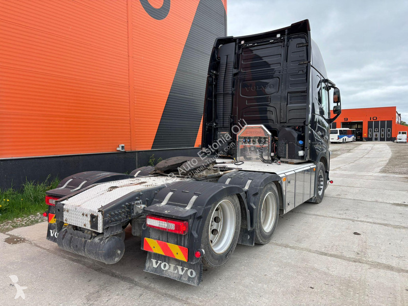 Cabeza tractora Volvo 650 6x2 GCW 70 ton /...