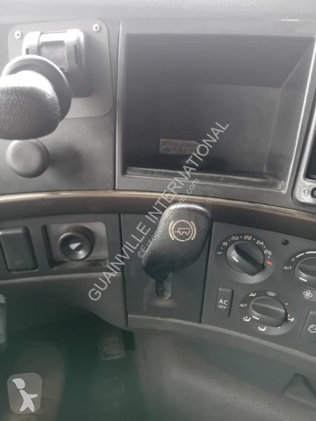 جرار Volvo