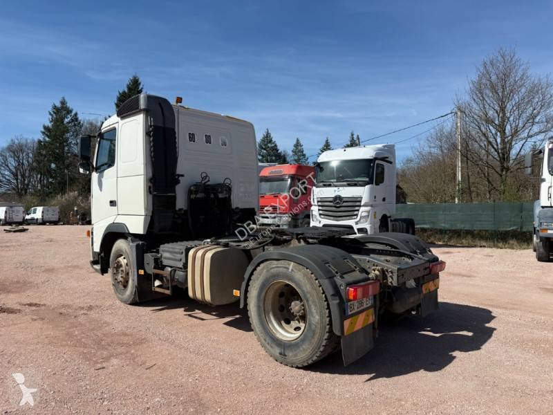 جرار Volvo