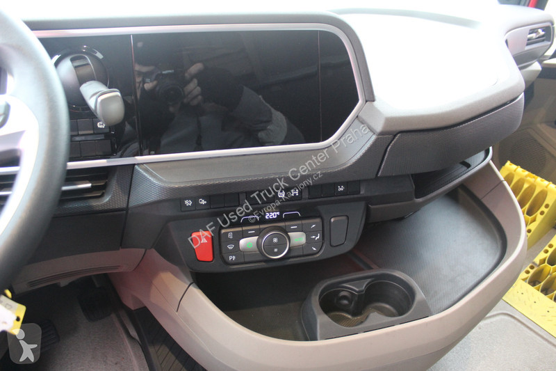 جرار DAF XG  FT 4X2