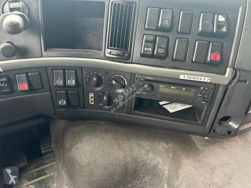 جرار Volvo