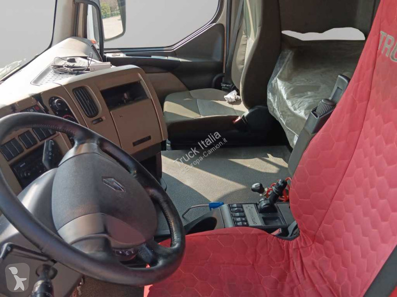 جرار Renault Premium Route - prem.route 460.26...
