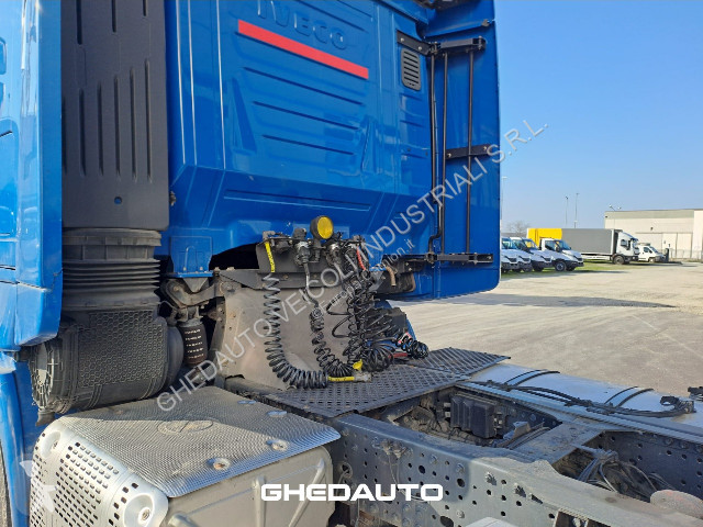 Tahač Iveco TRATTORE STRADALE IVECO STRALIS 460