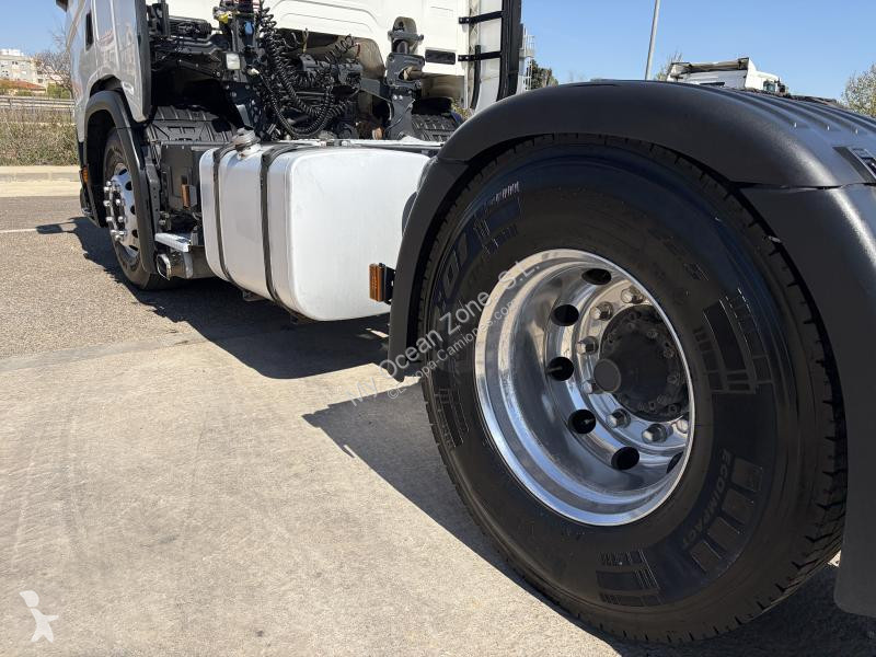 جرار Scania 410
