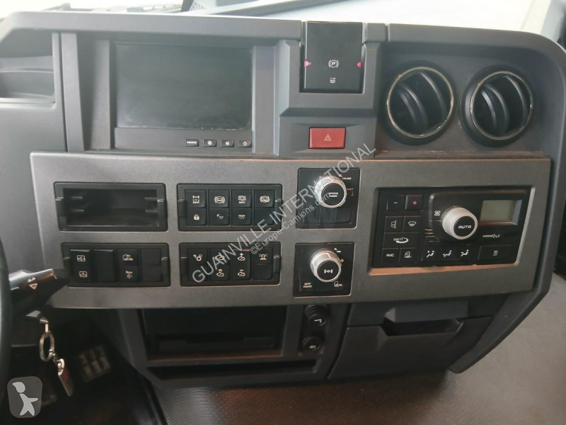 Traktor Renault 520 Gamme T