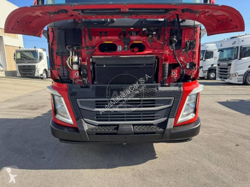 جرار Volvo