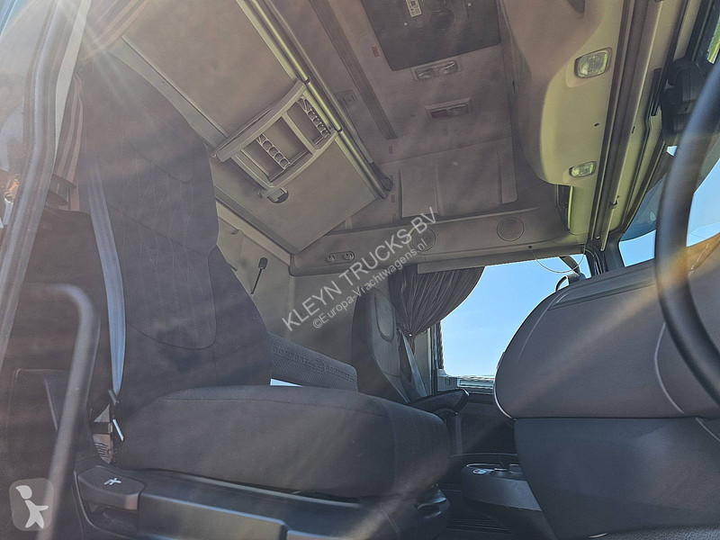 جرار DAF 530