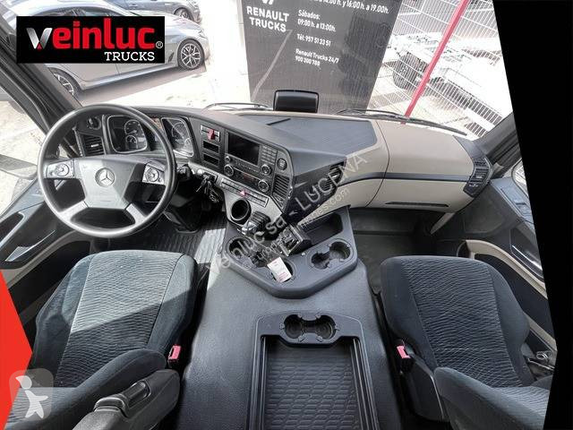 Traktor Mercedes