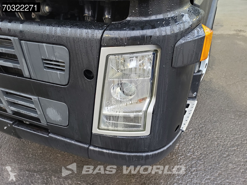 جرار Volvo 260  4X2 Low-Mileage! Manual...