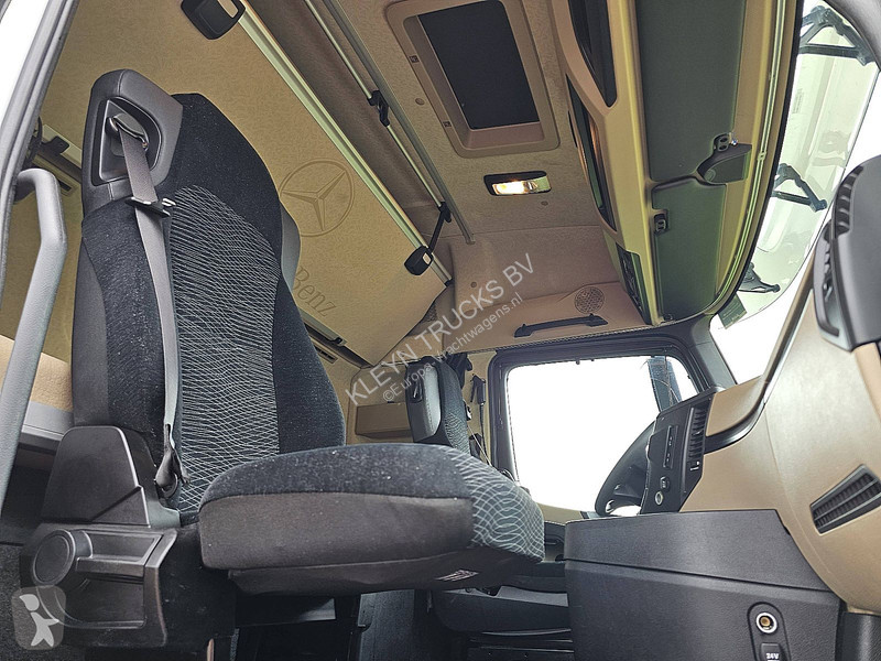 جرار Mercedes ACTROS 1848