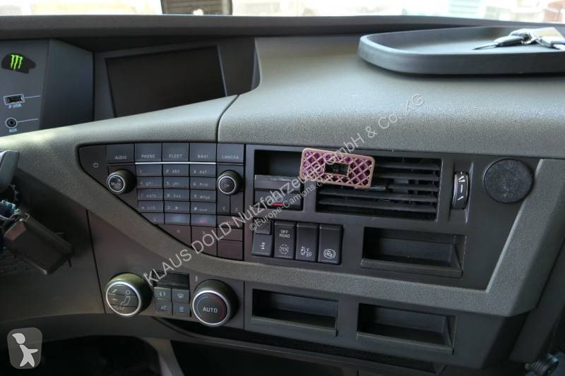 جرار Volvo