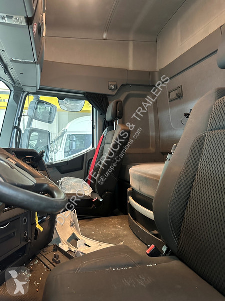 جرار Renault T 430