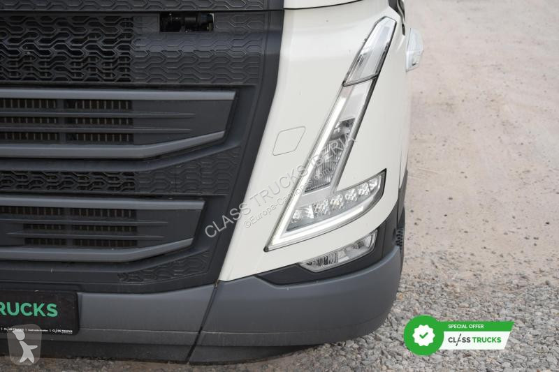 Тягач Volvo 500 Globetrotter XL