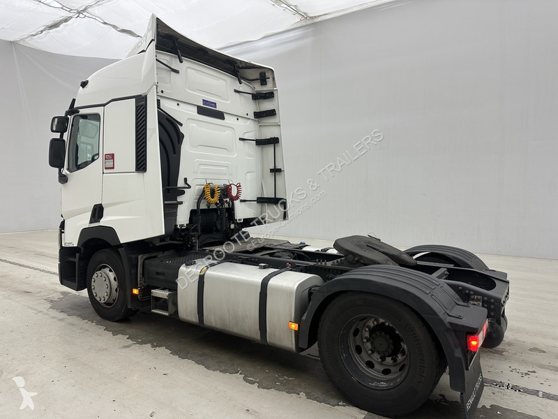 جرار Renault T 440
