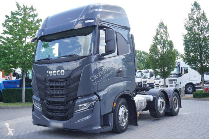 Влекач Iveco