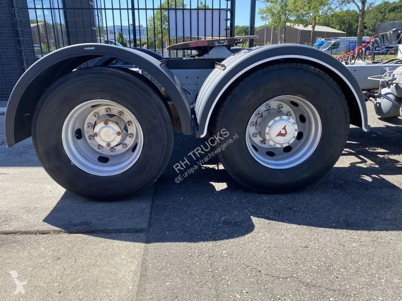 جرار Volvo F 89 6X2 TURBO6