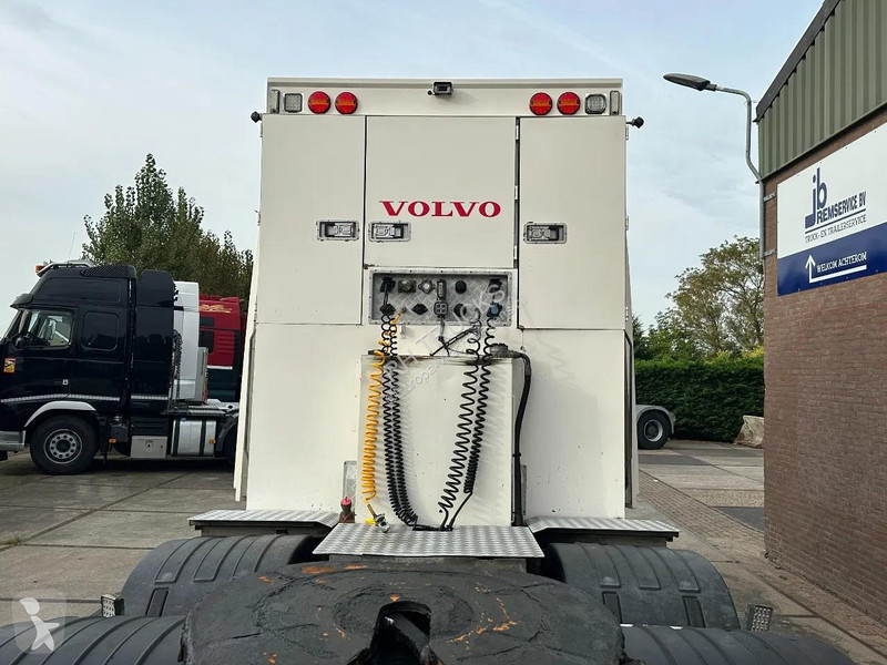 جرار Volvo 16750 8X4 - 180 TON - POWER STEERING...