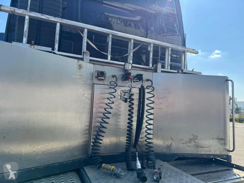 جرار Volvo 500 6X2 EURO 6 + LIFTAS