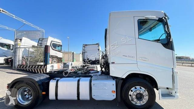 جرار Volvo