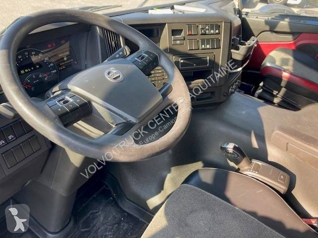 جرار Volvo