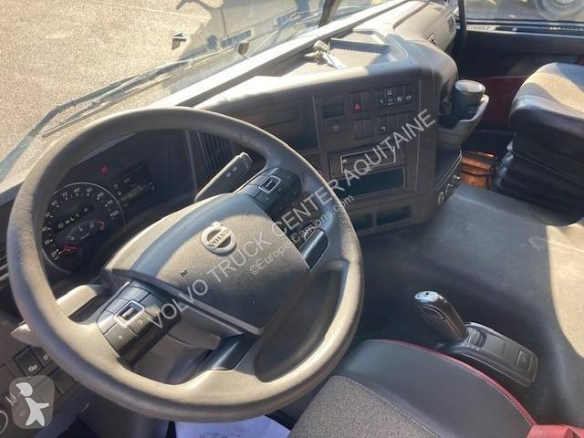 جرار Volvo