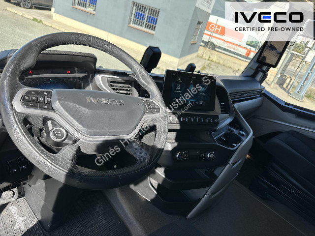 جرار Iveco AS 440 S 50 TP S-WAY