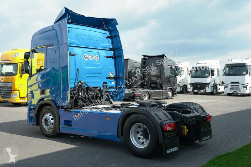 Влекач Scania