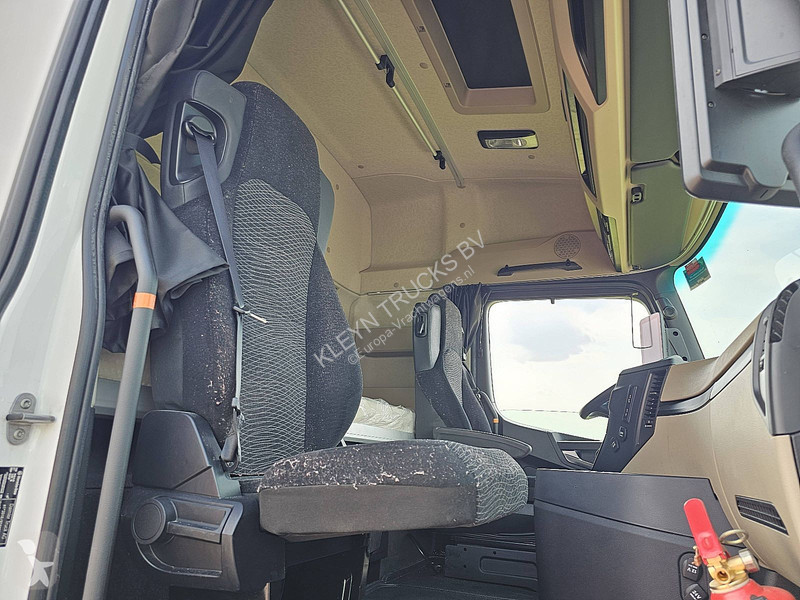 جرار Mercedes ACTROS 1845