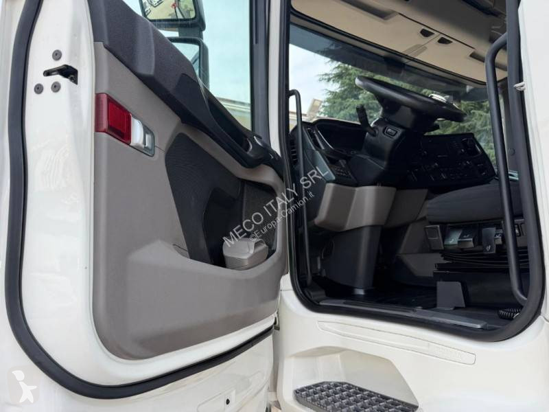 جرار Scania