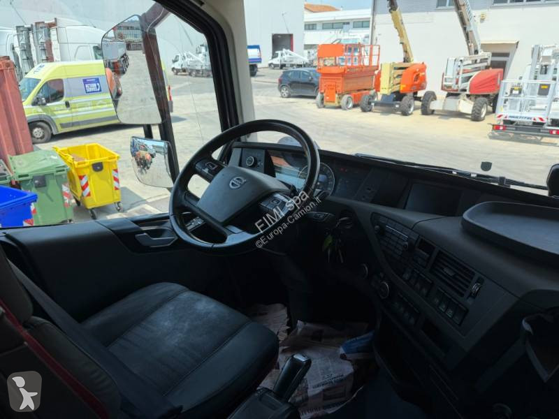 جرار Volvo