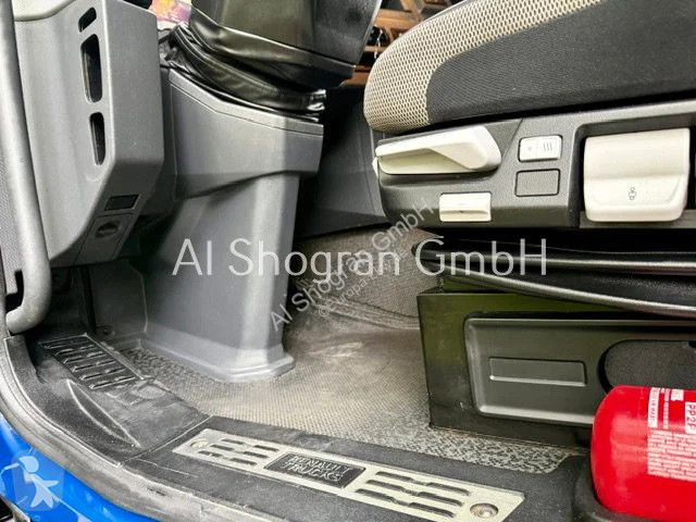 جرار Renault T460...