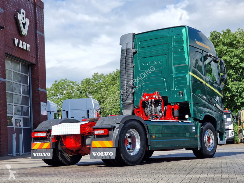 جرار Volvo 13460 Globetrotter 4x2 - ADR -...
