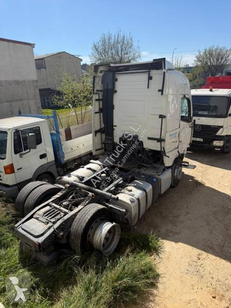 جرار Volvo