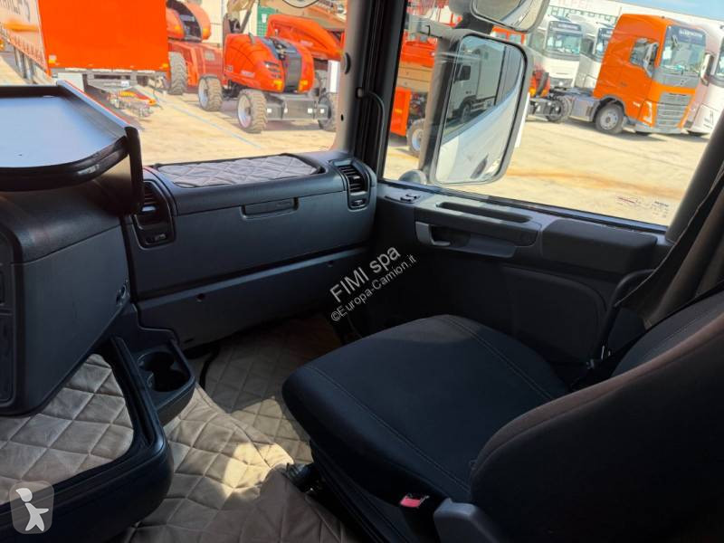 جرار Scania