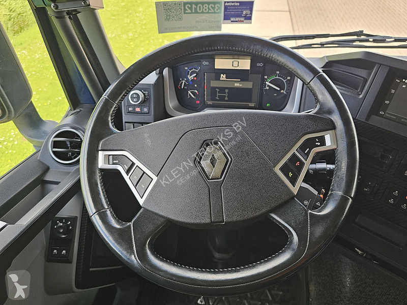 جرار Renault C 440
