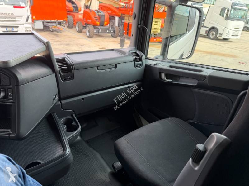 جرار Scania