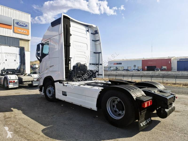 جرار Volvo