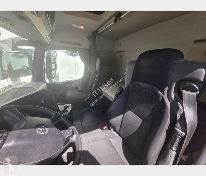 جرار Mercedes Actros 1845