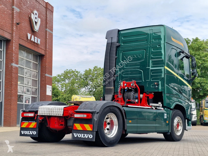 جرار Volvo 13460 Globetrotter 4x2 - ADR -...