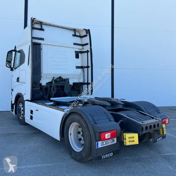 Traktor Iveco